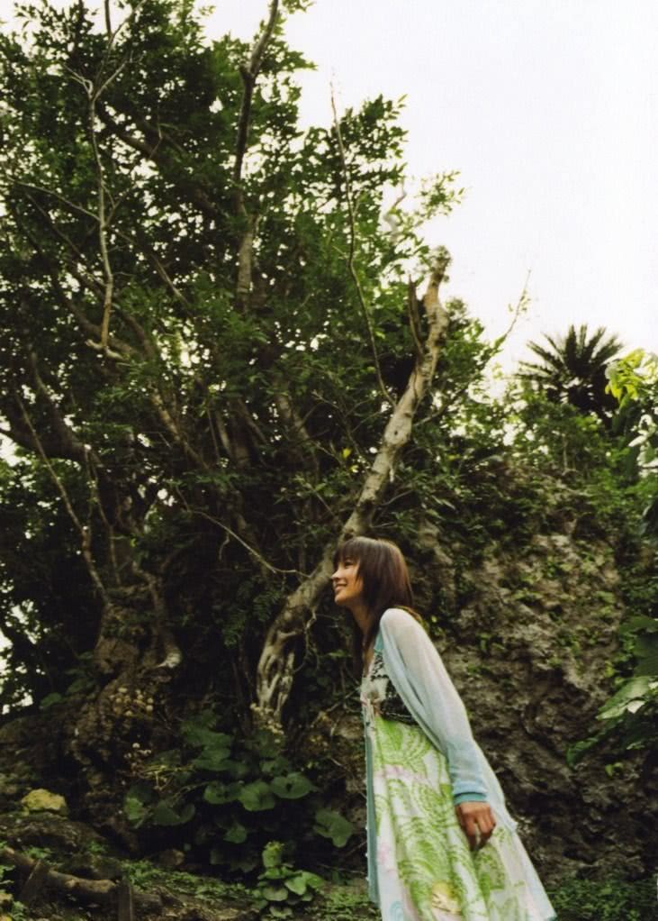 国仲凉子个人资料写真作品