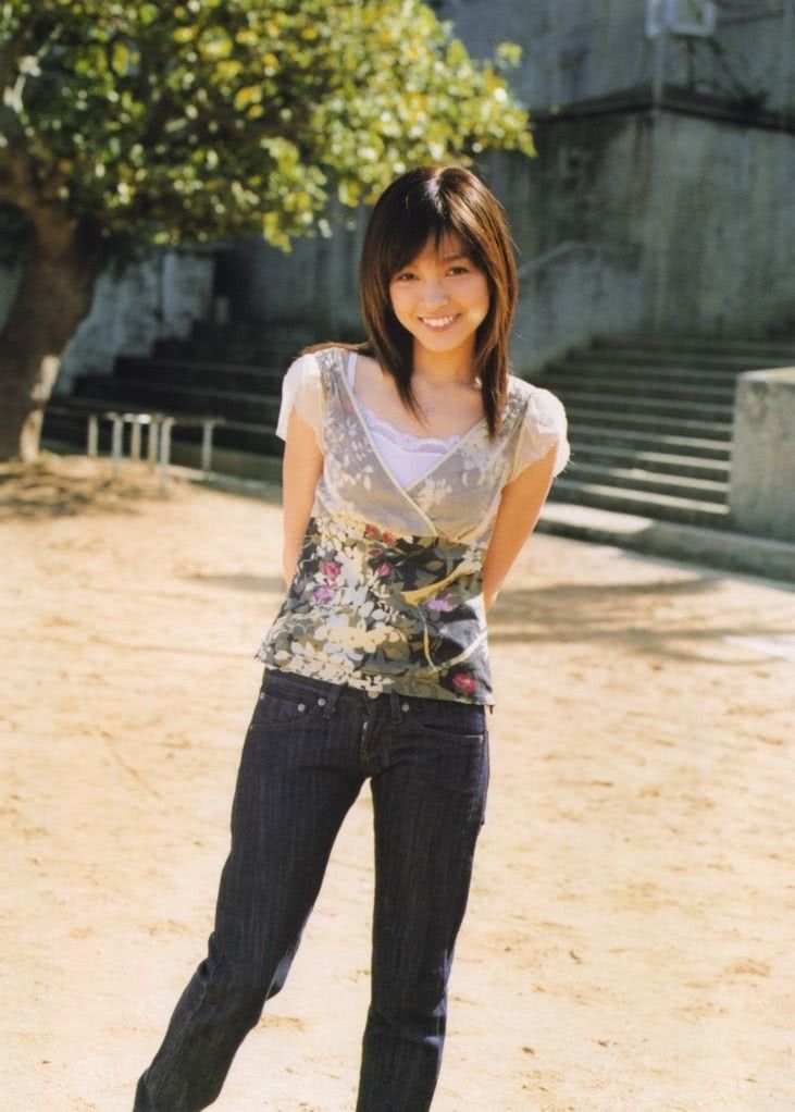 国仲凉子个人资料写真作品