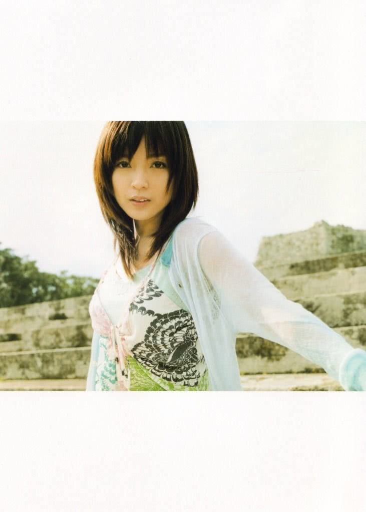 国仲凉子个人资料写真作品