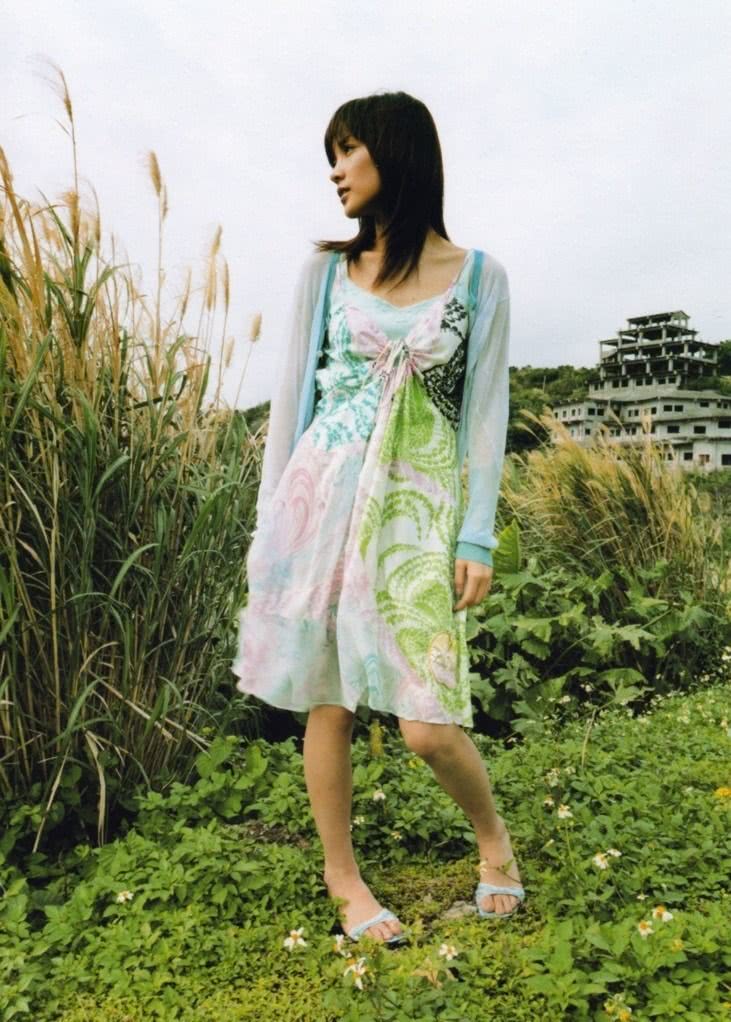 国仲凉子个人资料写真作品