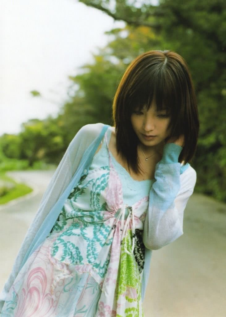 国仲凉子个人资料写真作品