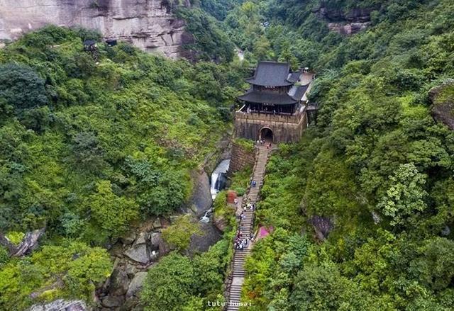 蜀道难，难于上青天—剑门关