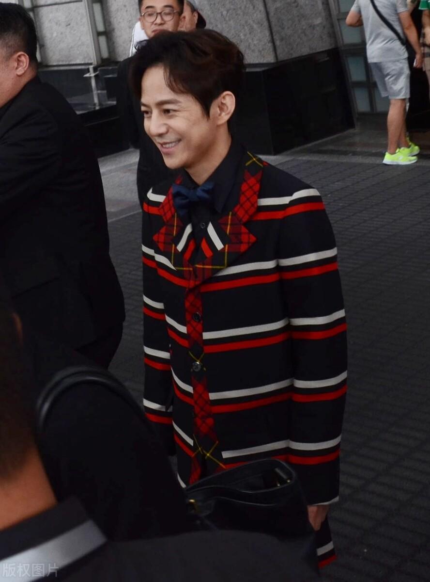 洞房花烛张杰竟然抛下谢娜和他彻夜畅谈? 这是偶像剧秒切喜剧啊!