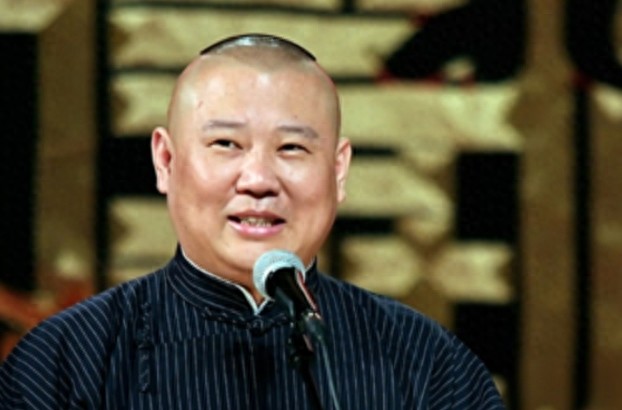 看完郭德纲的妻子，再看于谦的妻子，网友：难怪老郭眼馋