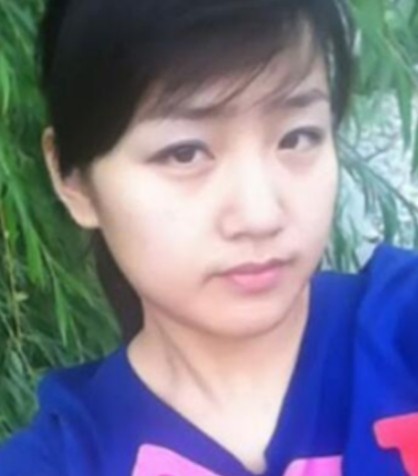 看完郭德纲的妻子，再看于谦的妻子，网友：难怪老郭眼馋