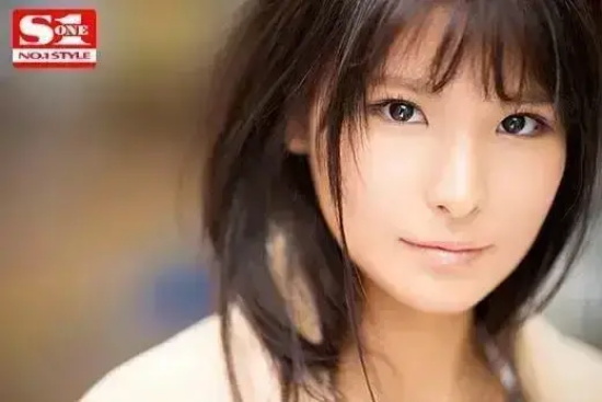 青春美少女柳みゆう美图分享，青涩的人间尤物！