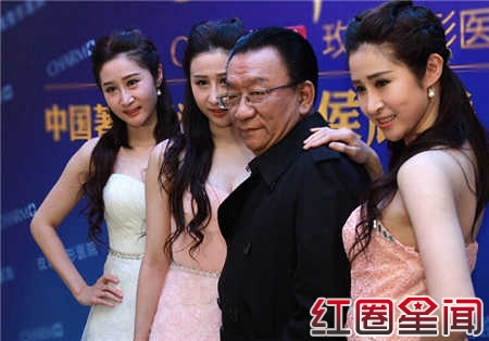 侯耀华三胞胎侄女整容原因内幕曝光