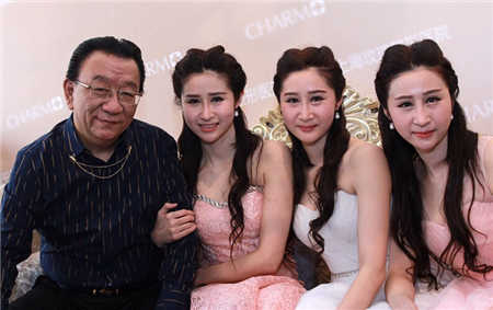 侯耀华三胞胎侄女整容原因内幕曝光