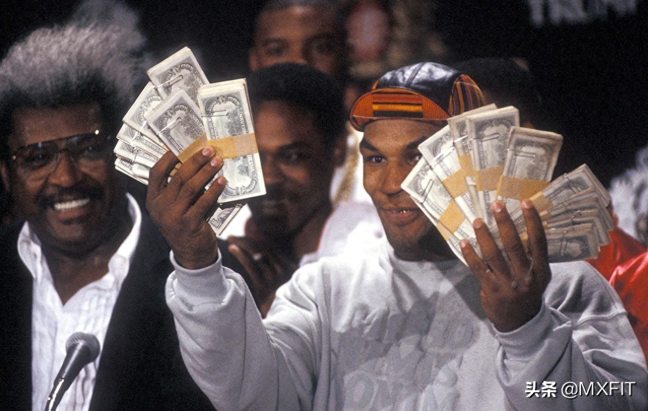 拳王泰森罕见的32张图，回顾拳王的传奇一生