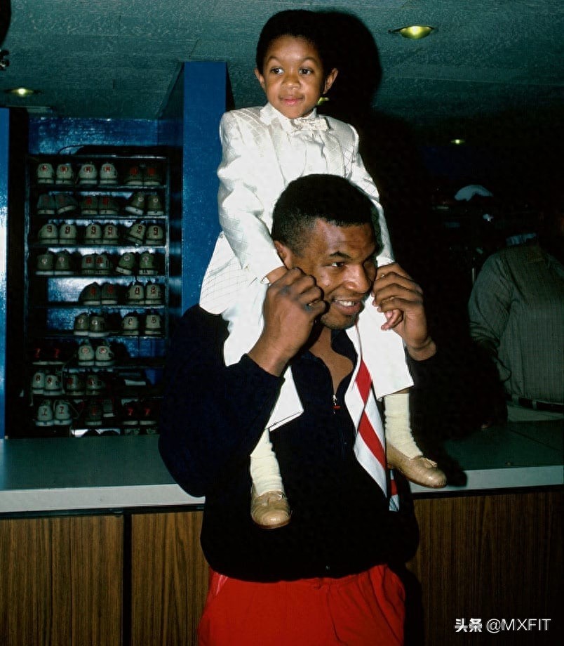拳王泰森罕见的32张图，回顾拳王的传奇一生