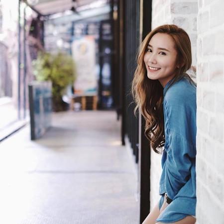 女星江倩龄因车祸离开,隐婚丈夫首度露面,告别仪式上泣不成声