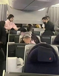 ​黄磊一家被曝公务舱耍大牌，黄多多说话阴阳被吐槽