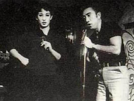 美轮明宏个人资料写真作品