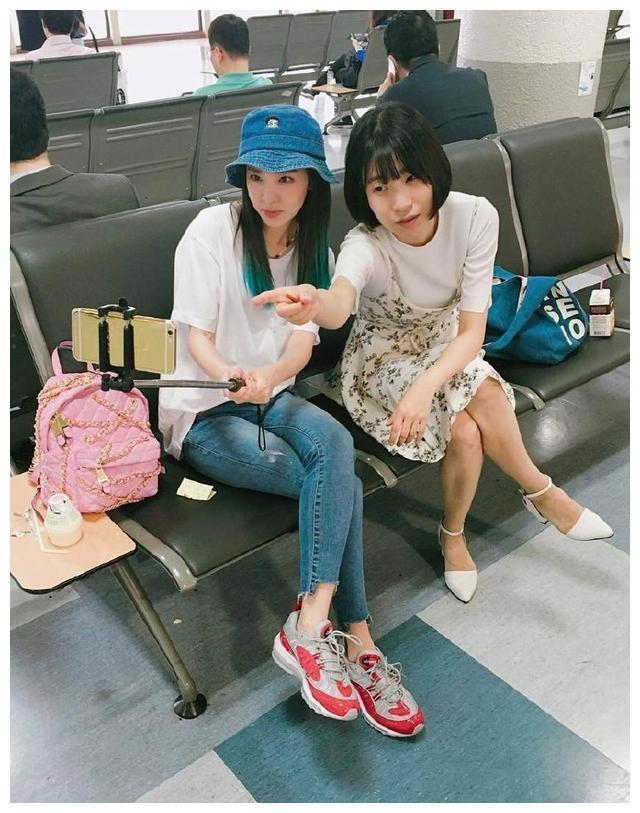 朴山多拉衣帽间再公开，运动鞋成亮点，怪不得是易烊千玺女神！