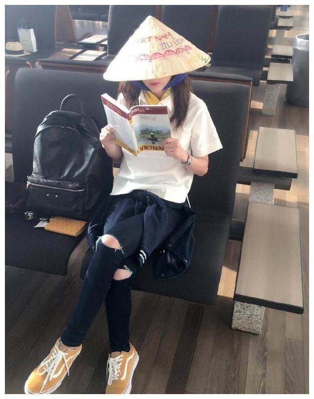 朴山多拉衣帽间再公开，运动鞋成亮点，怪不得是易烊千玺女神！