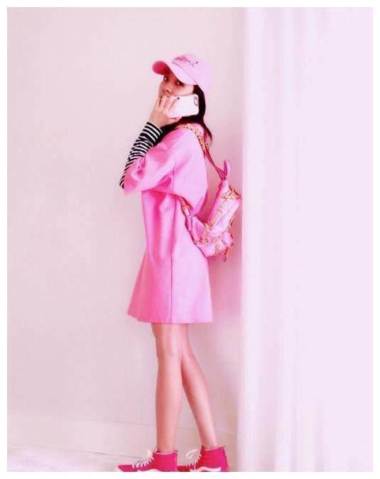 朴山多拉衣帽间再公开，运动鞋成亮点，怪不得是易烊千玺女神！