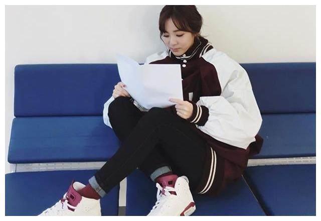 朴山多拉衣帽间再公开，运动鞋成亮点，怪不得是易烊千玺女神！