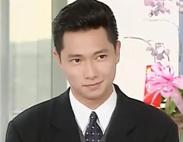 谢祖武和岳翎生活合照（谢祖武一家的近况如何）