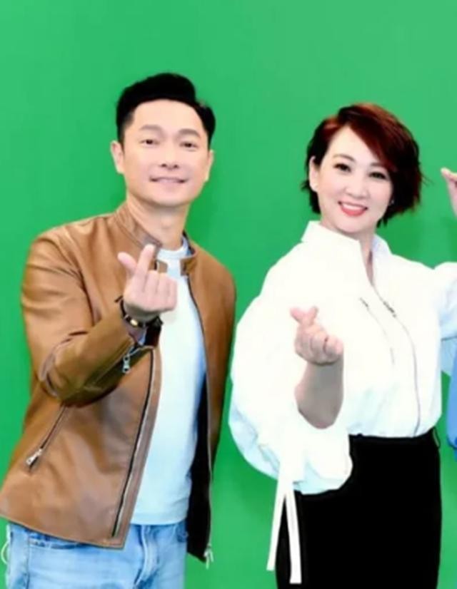 谢祖武和岳翎生活合照（谢祖武一家的近况如何）