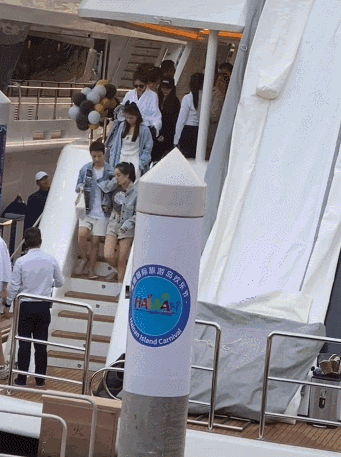 王思聪生日聚会被拍（王思聪生日派对现状）(3)