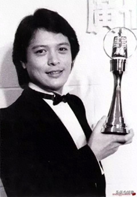 最帅的歌星刘文正的照片