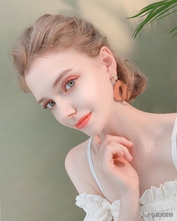 98年出生于德国Chloe，你认为是洋娃娃还是仙女？