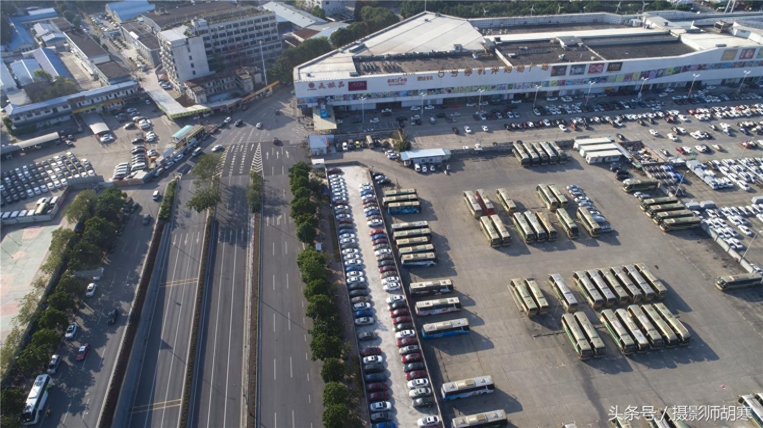 5号停机坪快成巨型停车场,昔日这可是广州国际机场哦