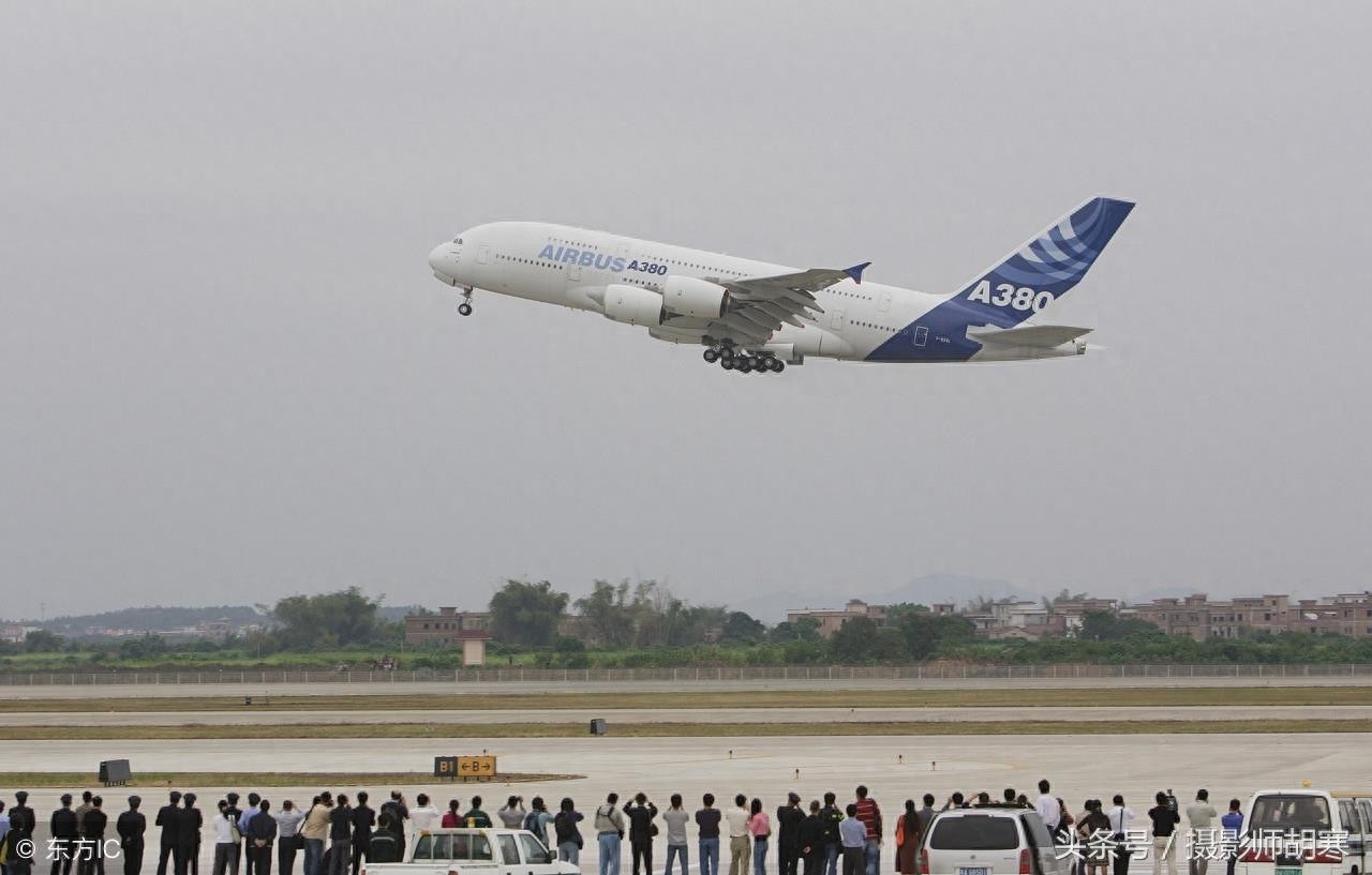 5号停机坪快成巨型停车场,昔日这可是广州国际机场哦