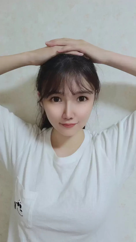 不再是女演员的诗音乃兰美图分享，长得漂亮又放得开！