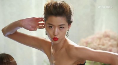 ​她俩结婚，全网唾弃