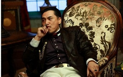 ​知名配角现身小餐馆，55岁很年轻，与妻子恩爱多年，生了四个孩子