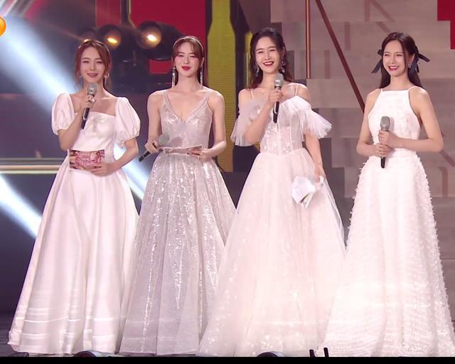 芒果四小花同台主持，却更像网红比美！沈梦辰靠心机造型美成C位