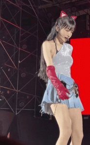 ​51岁谢金燕火了，未婚生子老公成谜，单身找男友，过往被扒很精彩