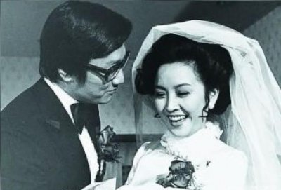 ​71岁甄珍再谈前夫谢贤，自曝两人离婚始末，眼眶湿润直言是遗憾