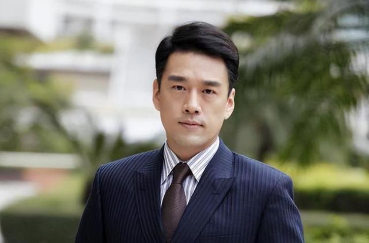 从不演穷人的角色拍戏都自带衣服他怎么还火了「从不演穷人的角色拍戏都自带衣服他怎么还火了」