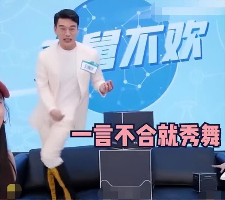 从不演穷人的角色拍戏都自带衣服他怎么还火了「从不演穷人的角色拍戏都自带衣服他怎么还火了」