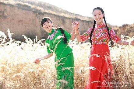 王小妮连唱十首（著名歌手王小妮个人艺术简介）(2)