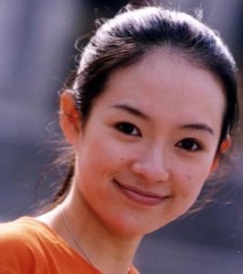 ​章子怡整容前后照片，章子怡以前照片