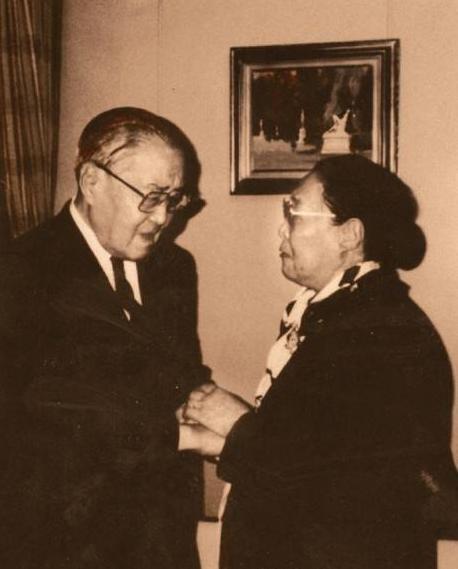 末代衍圣公,拒见胞姐,家乡带孔府家酒去,说这不是我们孔家的酒