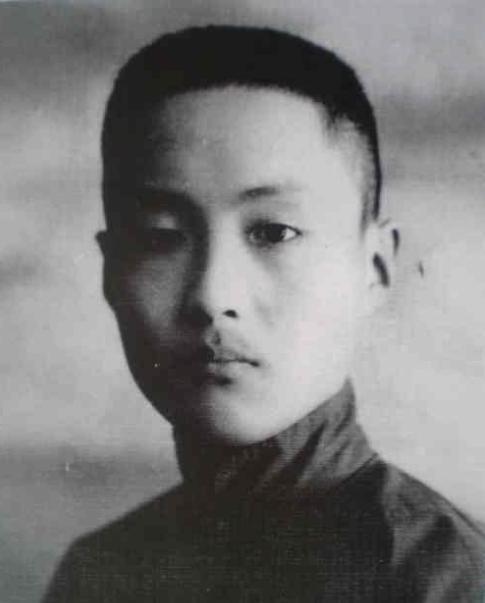 末代衍圣公,拒见胞姐,家乡带孔府家酒去,说这不是我们孔家的酒