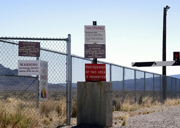 “51区”守备深严，闲人难以进入。