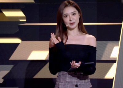 ​NBA最美女主播美娜：颜值堪比明星！球迷眼中的女神