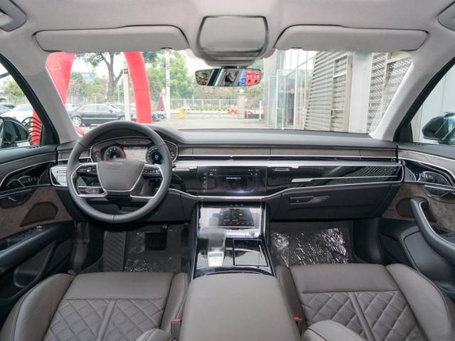 奥迪A8L2025款5座多少钱能落地?奥迪A8L购车价-