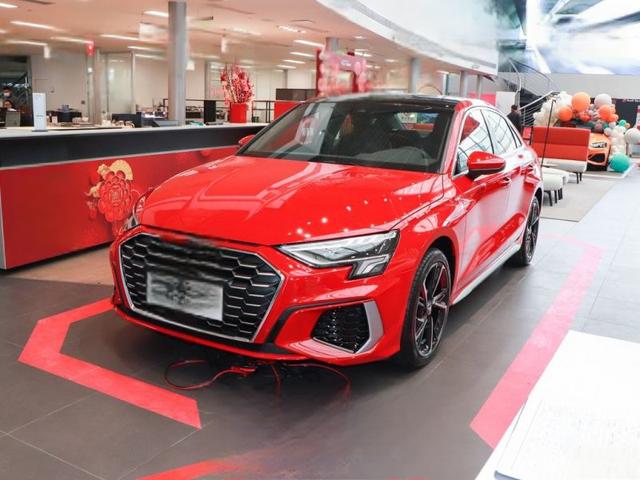 奥迪A32025款三厢落地价最低多少钱？奥迪A3成交价-