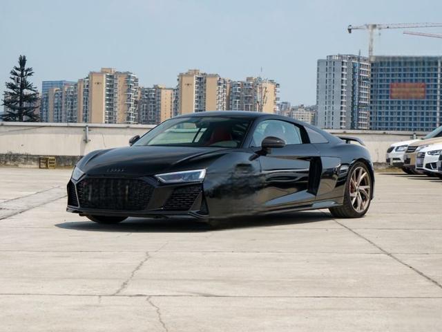 奥迪R82025款落地价多少？奥迪R8买车价-