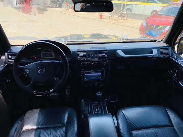 路上奔驰大G这么多原来40多万就够了-