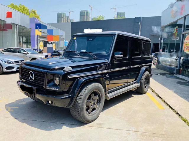 路上奔驰大G这么多原来40多万就够了-