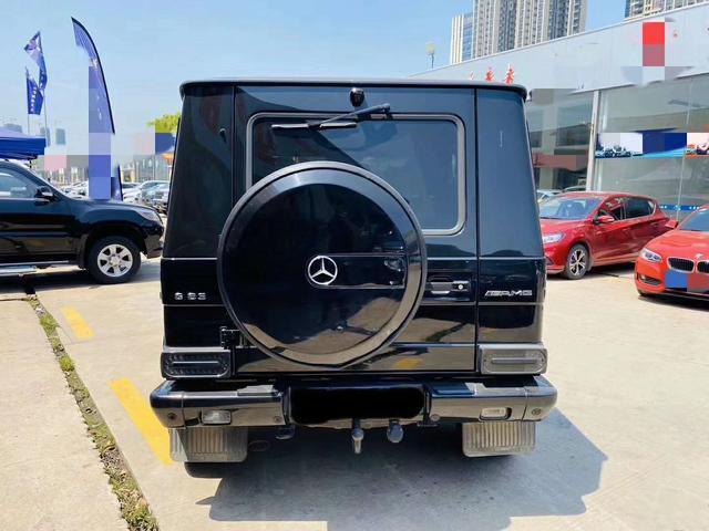 路上奔驰大G这么多原来40多万就够了-