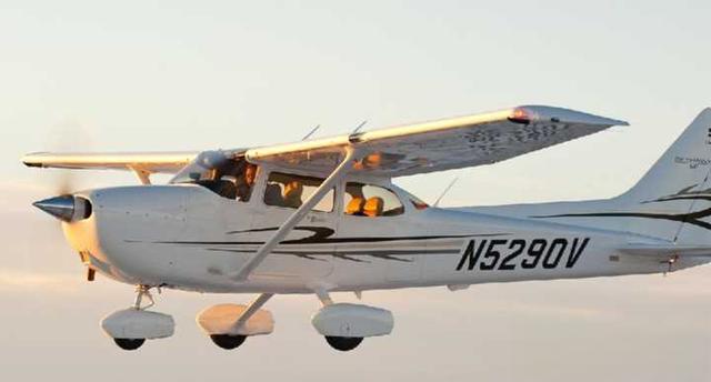 买一架小型私人飞机多少钱?-