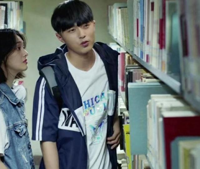 向真和赵聪深情拥抱，却只能彼此祝福，你知道初恋为什么难忘吗？